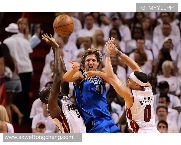 2011年NBA季后赛小牛与雷霆第五场激战回顾与精彩瞬间分析