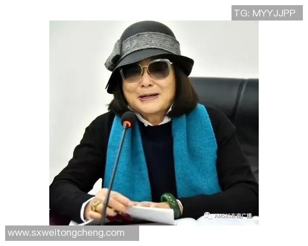 萨林杰的文学世界与人生哲学探讨:孤独与真实的交织之旅 萨林杰的文学世界与人生哲学探讨:孤独与真实的交织之旅